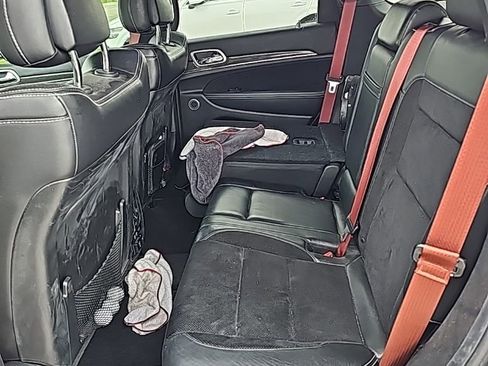 Used 2018 Jeep Grand Cherokee SRT image 12