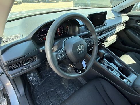 Used 2023 Honda Accord EX image 10