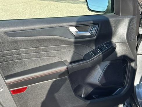 Certified 2024 Ford Escape ST-Line w/ Tech Pack #1 AWD/4WD image 9