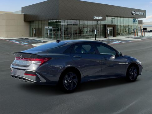 New 2026 Hyundai Elantra SEL FWD image 7