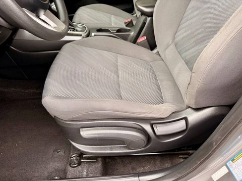 Used 2024 Kia Seltos LX AWD/4WD image 7