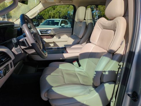 Used 2021 Lincoln Navigator L Reserve w/ Luxury Package image 26