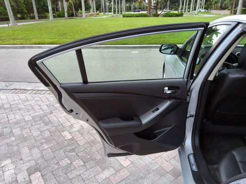 Used 2009 Nissan Altima 2.5 SL w/ SL Pkg FWD image 34