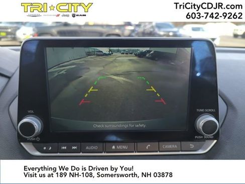 Used 2024 Nissan Sentra SV image 24