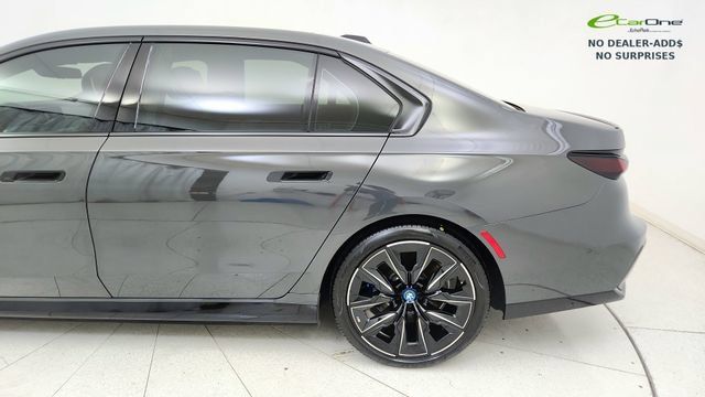 Used 2023 BMW i7 xDrive60 AWD/4WD image 10