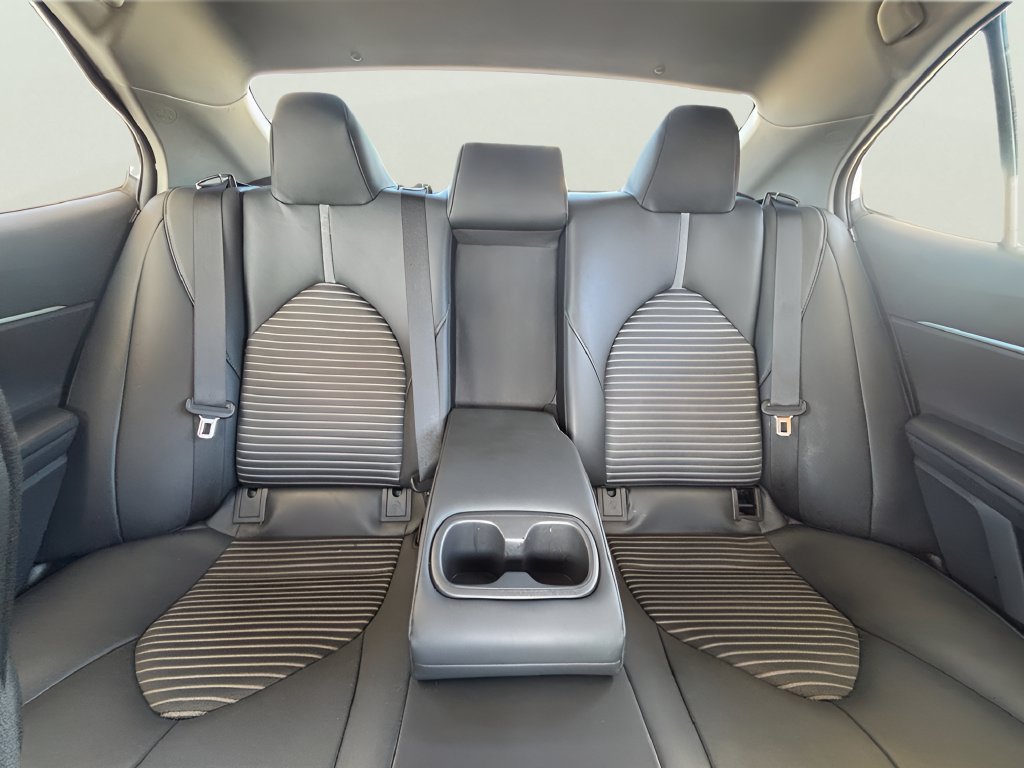 Used 2019 Toyota Camry SE FWD image 11