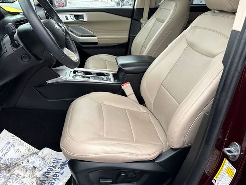 Certified 2023 Ford Explorer Limited w/ Limited Technology Package image 16