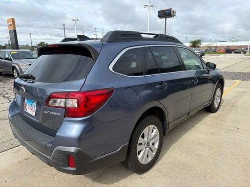 Used 2018 Subaru Outback 2.5i Premium w/ Popular Package #1 AWD/4WD image 7