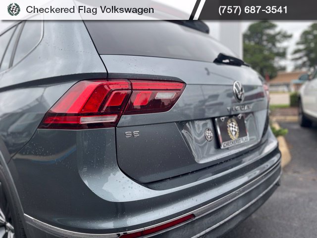 Used 2022 Volkswagen Tiguan SE w/ Panoramic Sunroof Package AWD/4WD image 9