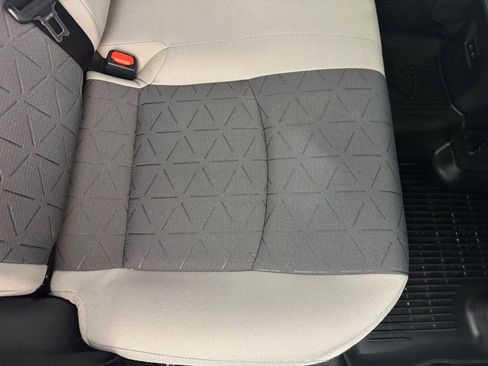 Used 2022 Toyota RAV4 XLE w/ Convenience Package image 36