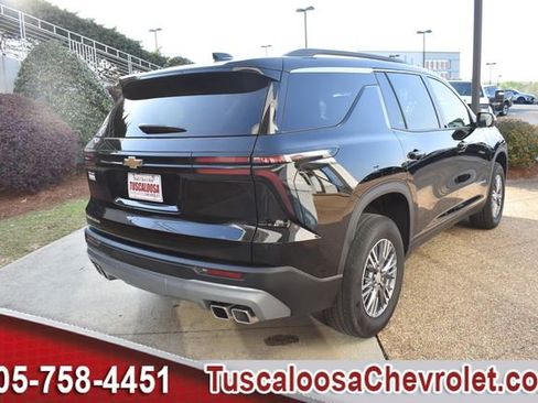 Used 2025 Chevrolet Traverse LT w/ Driver Confidence Package image 12