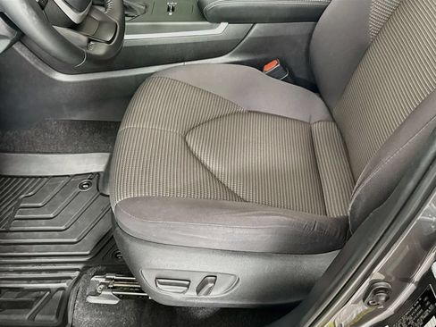 Certified 2024 Toyota Highlander LE FWD image 13