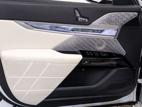 Certified 2024 BMW 760i xDrive image 14