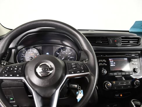 Used 2017 Nissan Rogue S AWD/4WD image 16