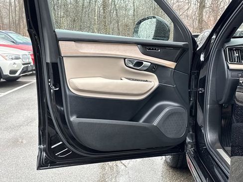 Used 2026 Volvo XC90 B6 Ultra w/ Protection Package image 11