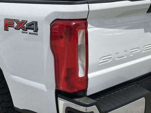 Used 2023 Ford F250 XLT w/ FX4 Off-Road Package AWD/4WD image 8