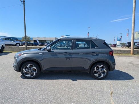Used 2024 Hyundai Venue SEL image 6