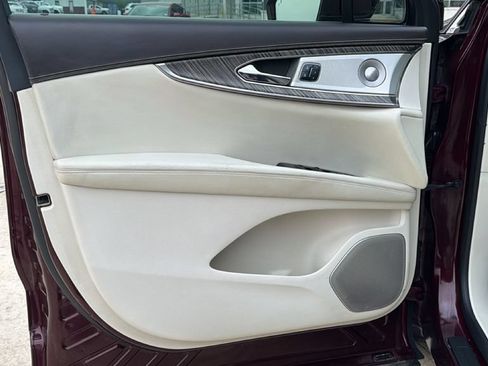Used 2019 Lincoln Nautilus Black Label FWD image 11