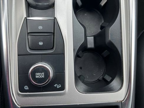 Used 2023 Ford Explorer XLT w/ Equipment Group 202A AWD/4WD image 33