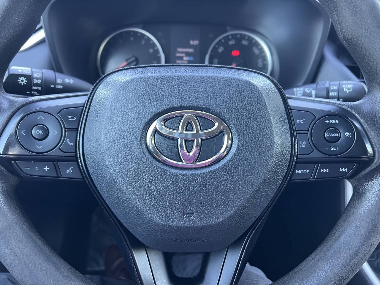 Used 2021 Toyota RAV4 XLE AWD/4WD image 14