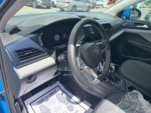 Used 2023 Volkswagen Taos SE image 16