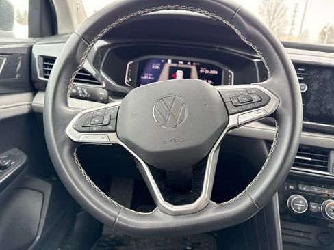 Used 2022 Volkswagen Taos SEL w/ Panoramic Sunroof Package image 17