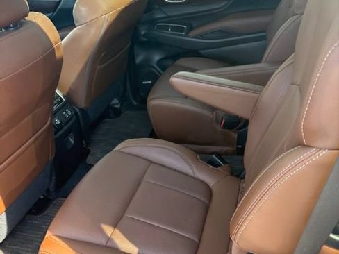 Used 2024 Subaru Ascent Touring AWD/4WD image 31