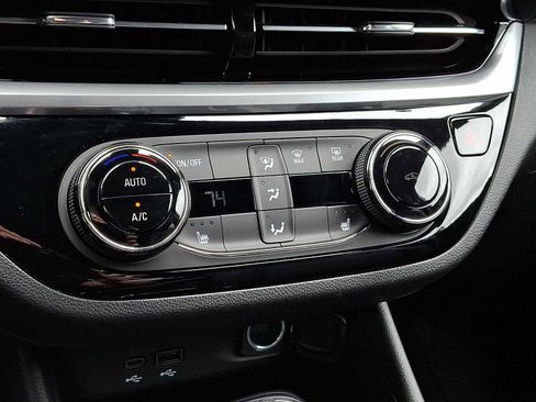Certified 2024 Buick Envista Sport Touring w/ Convenience I Package FWD image 16