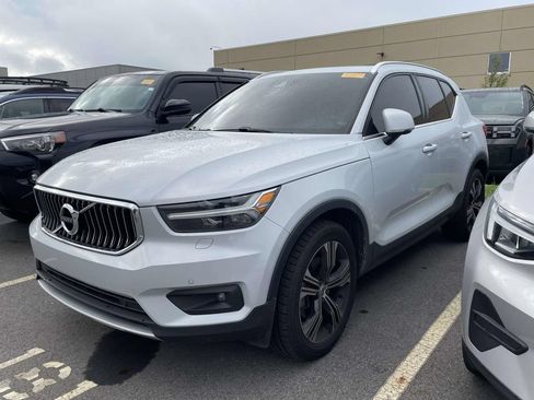 Used 2022 Volvo XC40 T5 Inscription w/ Climate Package AWD/4WD image 2