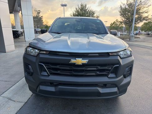 Used 2025 Chevrolet Colorado W/T w/ WT Custom Package image 2