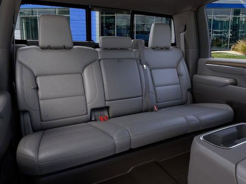 New 2026 GMC Sierra 2500 SLT w/ SLT Convenience Package image 17