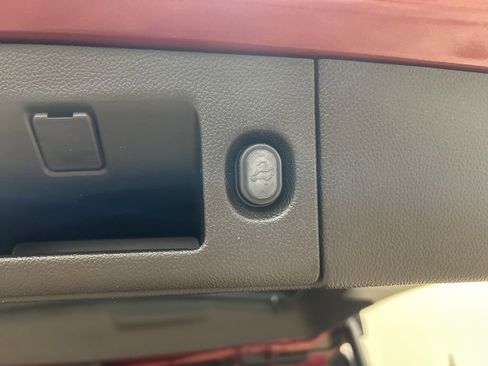 Used 2018 GMC Yukon SLT w/ Open Road Package image 32