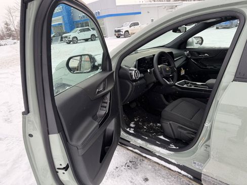 New 2026 Chevrolet Equinox LT image 9