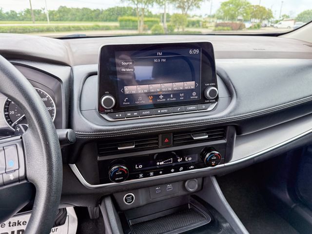 Used 2023 Nissan Rogue SV AWD/4WD image 19