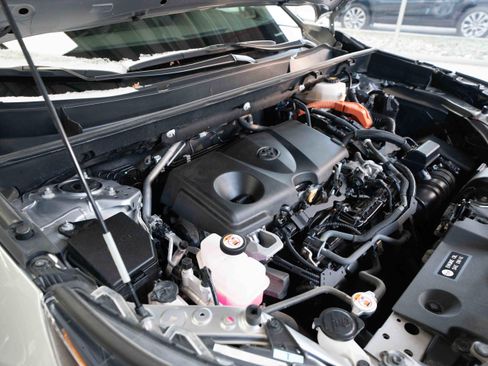 Used 2023 Toyota RAV4 XLE image 32