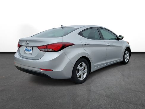 Used 2015 Hyundai Elantra SE image 4