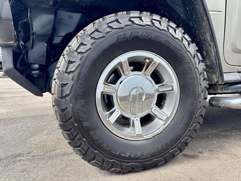 Used 2005 HUMMER H2 w/ Preferred Equipment Group AWD/4WD image 17