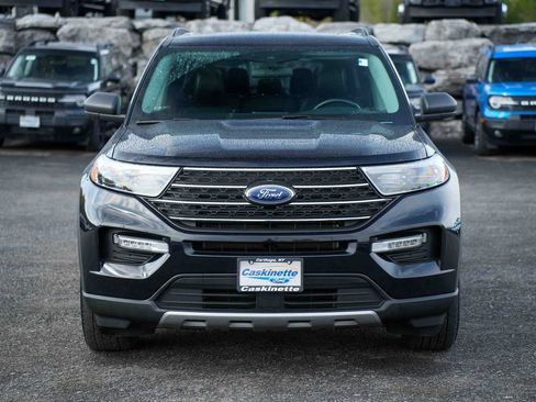 Used 2022 Ford Explorer XLT w/ Equipment Group 202A AWD/4WD image 2
