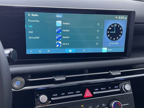 Used 2025 Hyundai Santa Cruz SE image 18