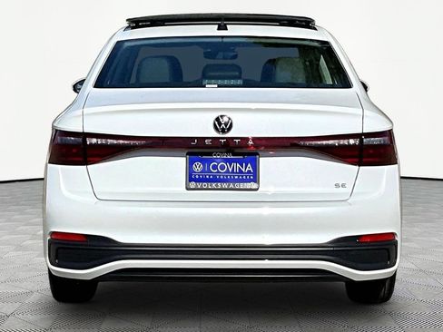 New 2026 Volkswagen Jetta SE FWD image 5