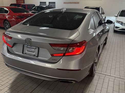 Used 2018 Honda Accord Touring image 3