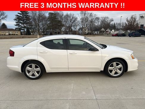 Used 2013 Dodge Avenger SE image 29