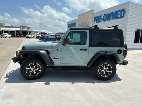 Used 2024 Jeep Wrangler Sport AWD/4WD image 6