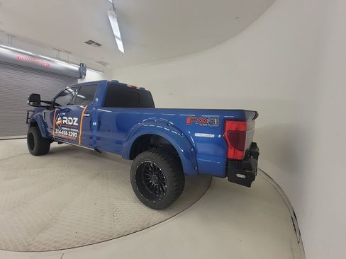 Used 2022 Ford F350 Platinum AWD/4WD image 3