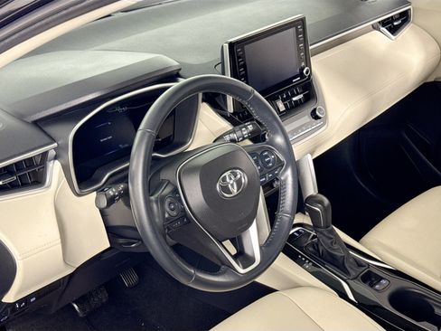 Used 2022 Toyota Corolla Cross XLE w/ Convenience Package AWD/4WD image 20
