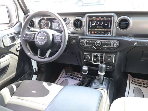 Used 2023 Jeep Wrangler Unlimited Sport AWD/4WD image 12