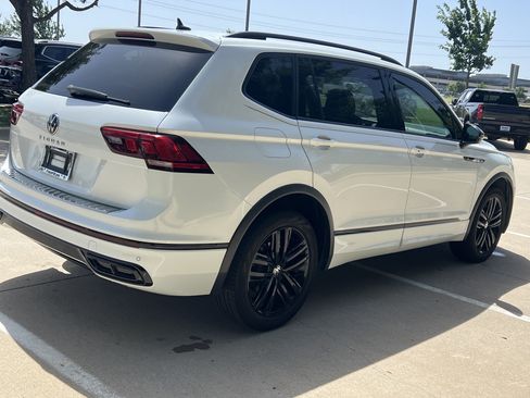 Used 2022 Volkswagen Tiguan SE R-Line FWD image 10