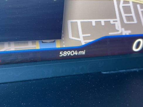 Used 2022 Volkswagen Taos SEL image 19