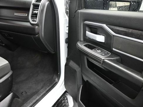 Used 2024 RAM 2500 Big Horn w/ Off Road Package AWD/4WD image 23