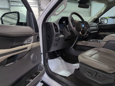 Used 2019 Ford Expedition XLT w/ Equipment Group 202A image 7